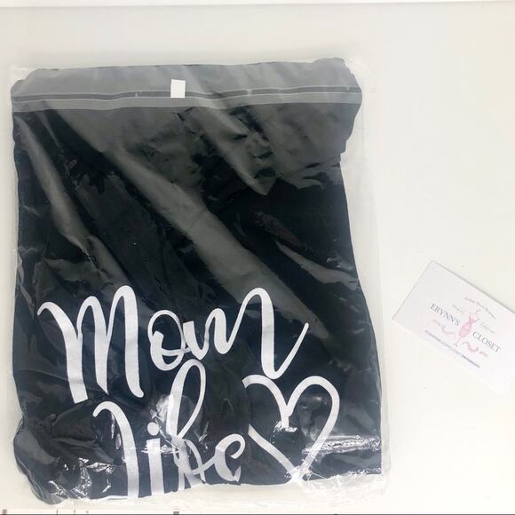 Mom Life Black V-Neck T-Shirt Large Cute Casual Mother's Day Gift - Picture 2 of 5
